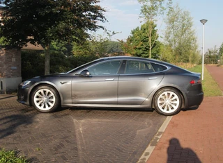 Tesla Model S – thumbnail 2