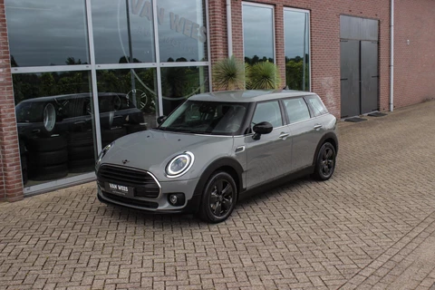 MINI Clubman 1.5 Cooper Essential | 1e eigenaar | BTW auto | Keyless entry | Stoelverwarming | Cruise control | DAB | Camera | LED | Sportstuur | Lichtpakket | PDC
