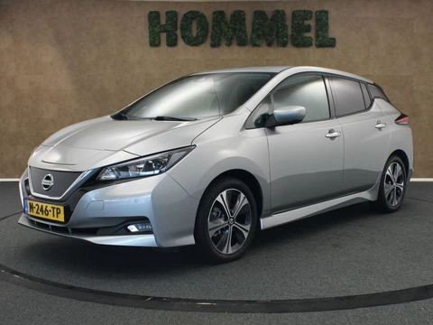 Nissan LEAF N-Connecta 40 kWh SOH 92,2%!! - ORIGINEEL NEDERLANDSE AUTO - PARKEERSENSOREN VOOR EN ACHTER - HOMMEL ONDERHOUDEN - DODEHOEKDETECTIE - STUUR EN STOEL VERWARMING - KEYLESS ENRTY & START - 360 GRADEN CAMERA
