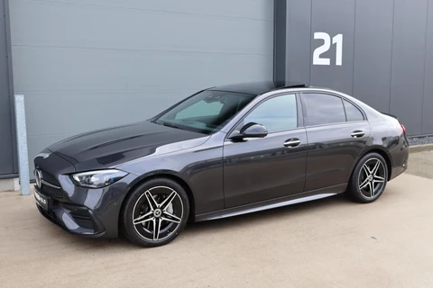 Mercedes C-klasse 200 AMG Line / Panoramadak / Memory Stoelen / 360 Camera / Keyless-Go / Burmester Surround