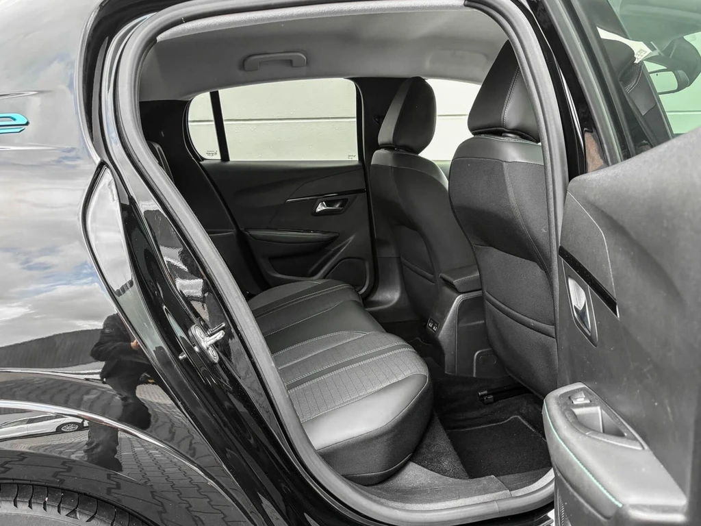 Peugeot e-208 – foto 28