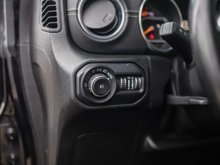 Jeep Wrangler – thumbnail 40