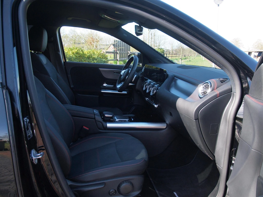 Mercedes-Benz EQA – foto 15