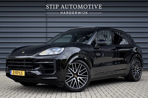 Porsche Cayenne 3.0 E-Hybrid SportDesign | Panorama | 22'' Wielen | Trekhaak | Sfeerverlichting | Luchtvering | Orig. NL |