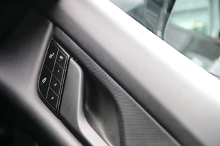 Porsche Taycan – thumbnail 24
