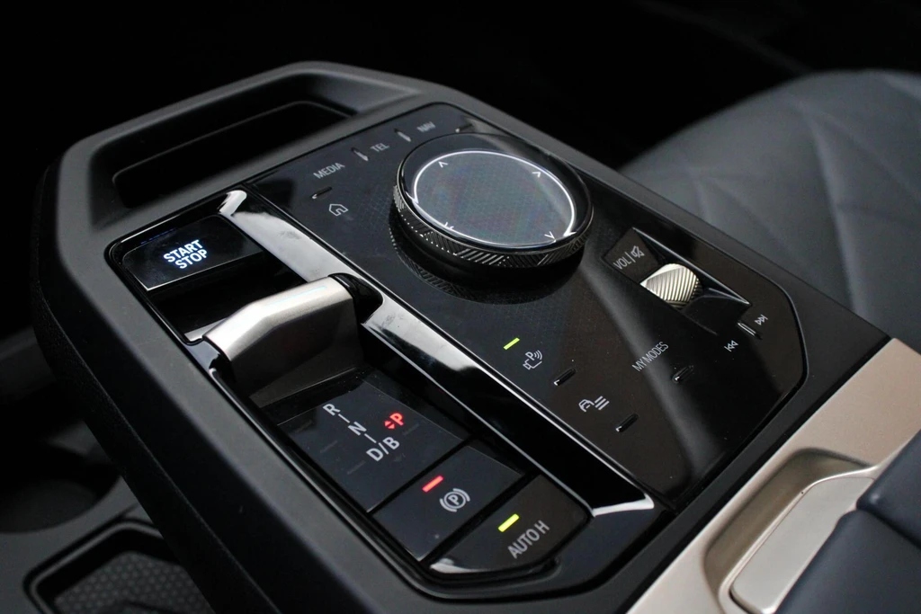 BMW iX – foto 26
