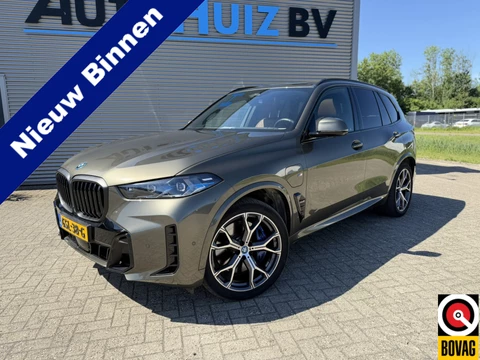 BMW X5 xDrive50e M Sport Panoramadak Trekhaak Carplay 21 Inch Harman-Kardon Comfortzetels Head-Up Display