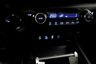 Toyota Hilux – thumbnail 18
