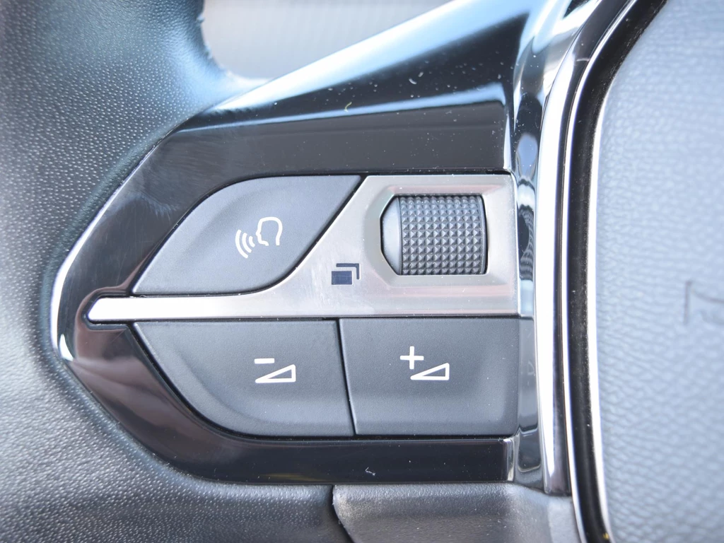 Peugeot 208 – foto 23
