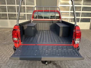 Toyota Hilux – thumbnail 4