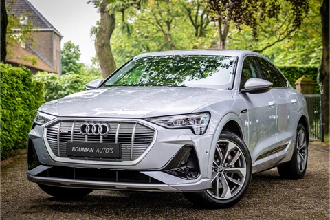 Audi e-tron Sportback 55 quattro S edition 95 kWh Panorama Leder Trekhaak