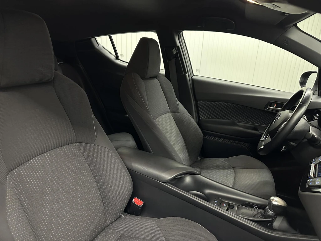 Toyota C-HR – foto 13
