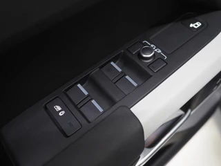 Land Rover Defender – thumbnail 22