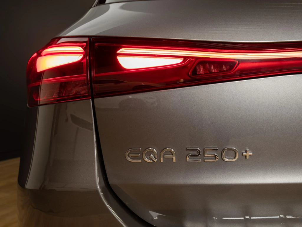 Mercedes-Benz EQA – foto 22