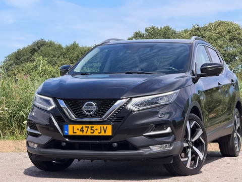 Nissan Qashqai 1.3 DIG-T Tekna + Automaat - Brilliant Black - Panorama/Camera/Carplay/Leder