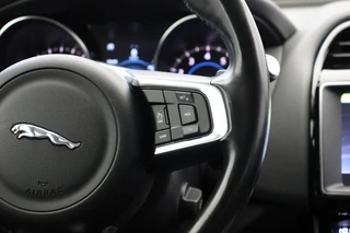 Jaguar XE – thumbnail 22