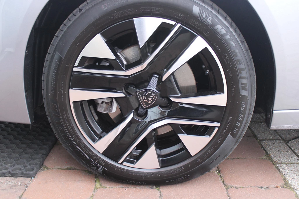 Peugeot 208 – foto 15