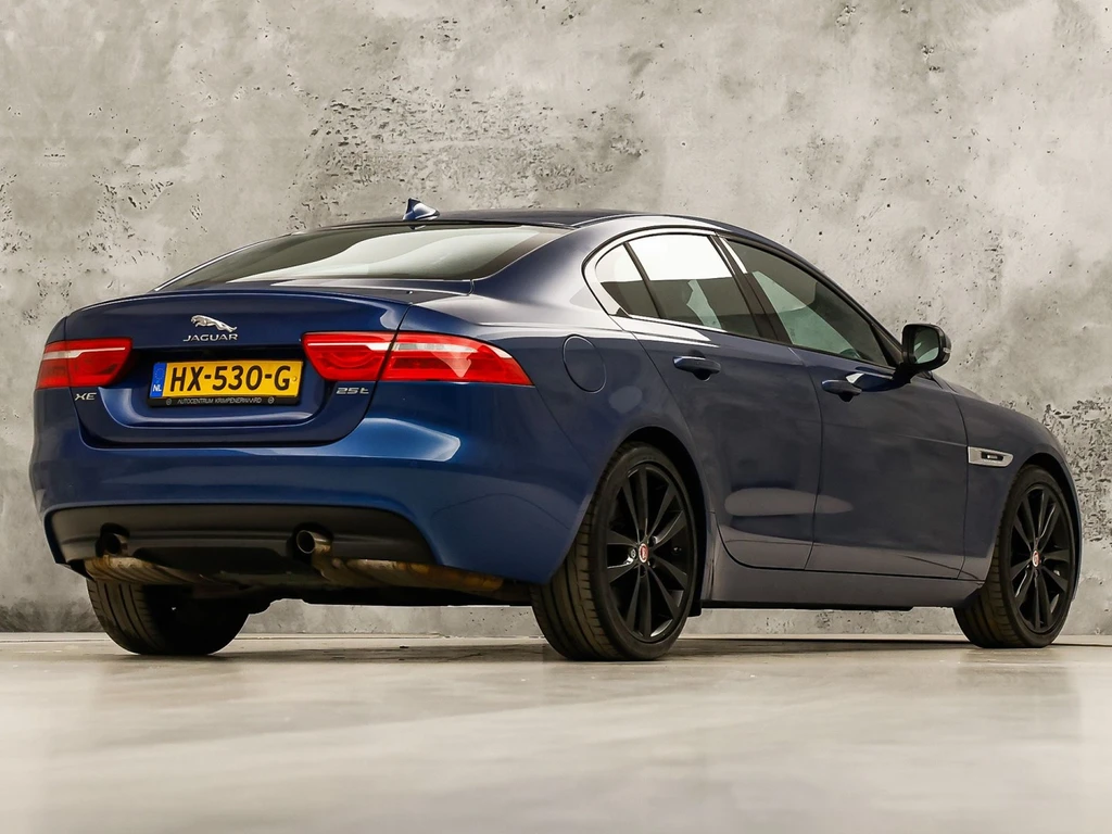 Jaguar XE – foto 4