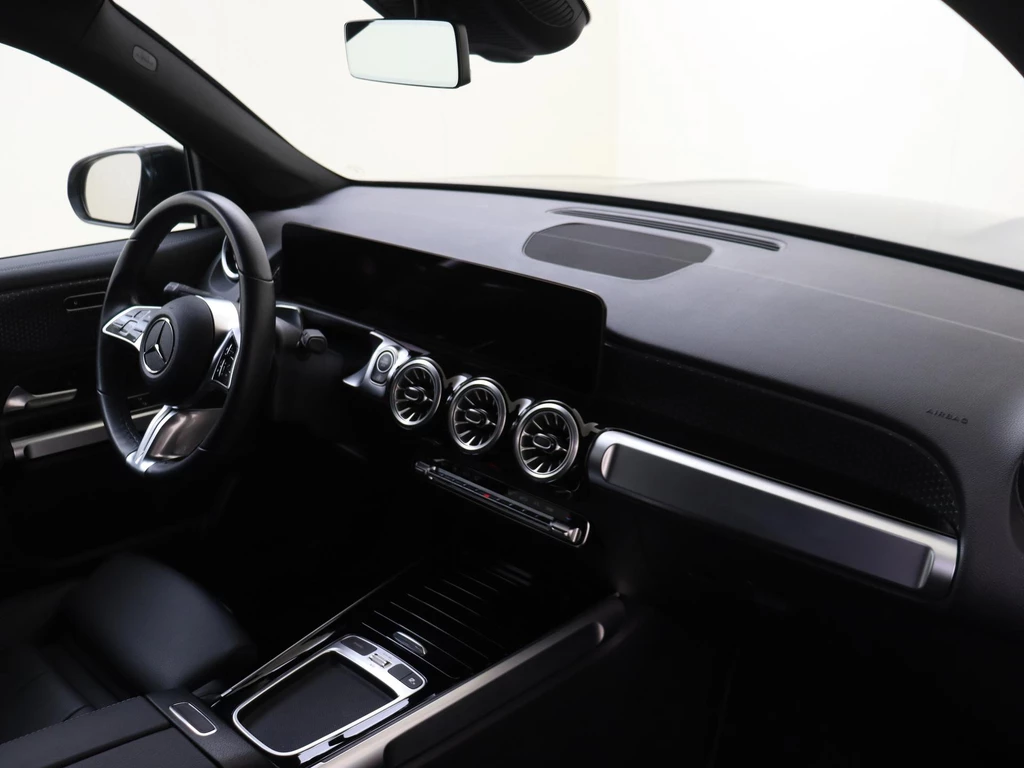 Mercedes-Benz GLB – foto 11