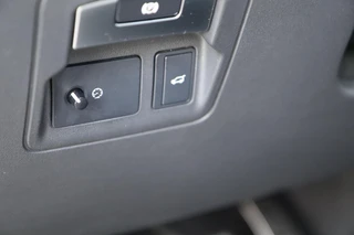 Land Rover Range Rover Velar – thumbnail 57
