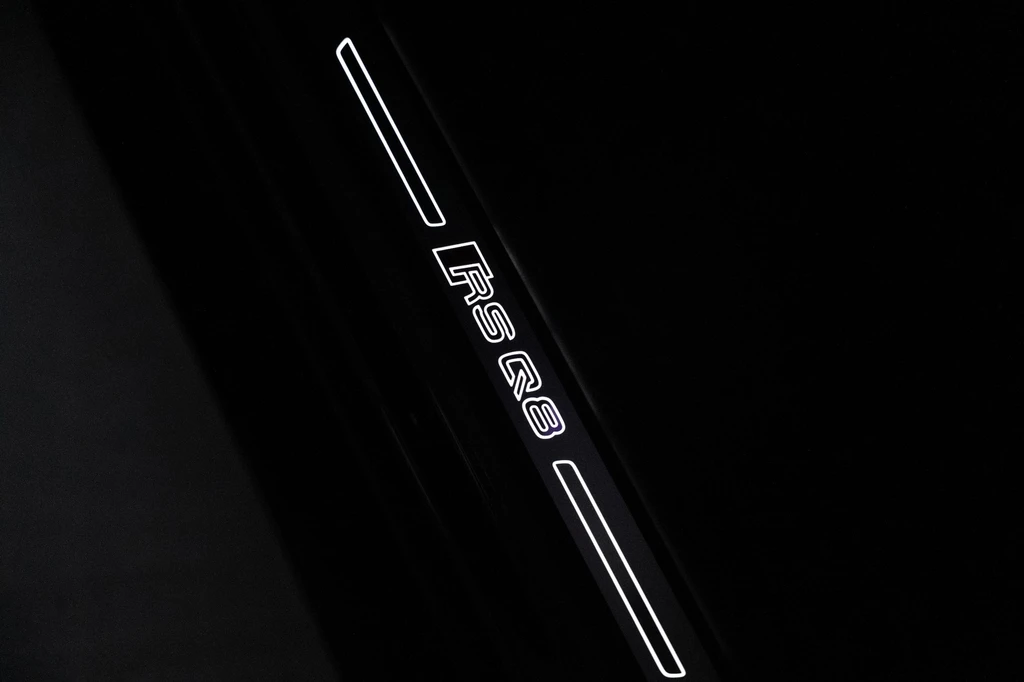 Audi RSQ8 – foto 11