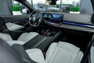 BMW M5 – thumbnail 17