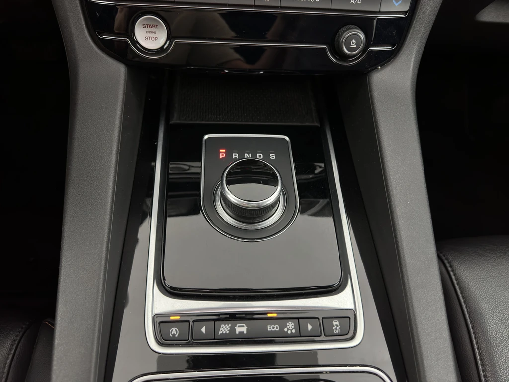 Jaguar F-PACE – foto 19