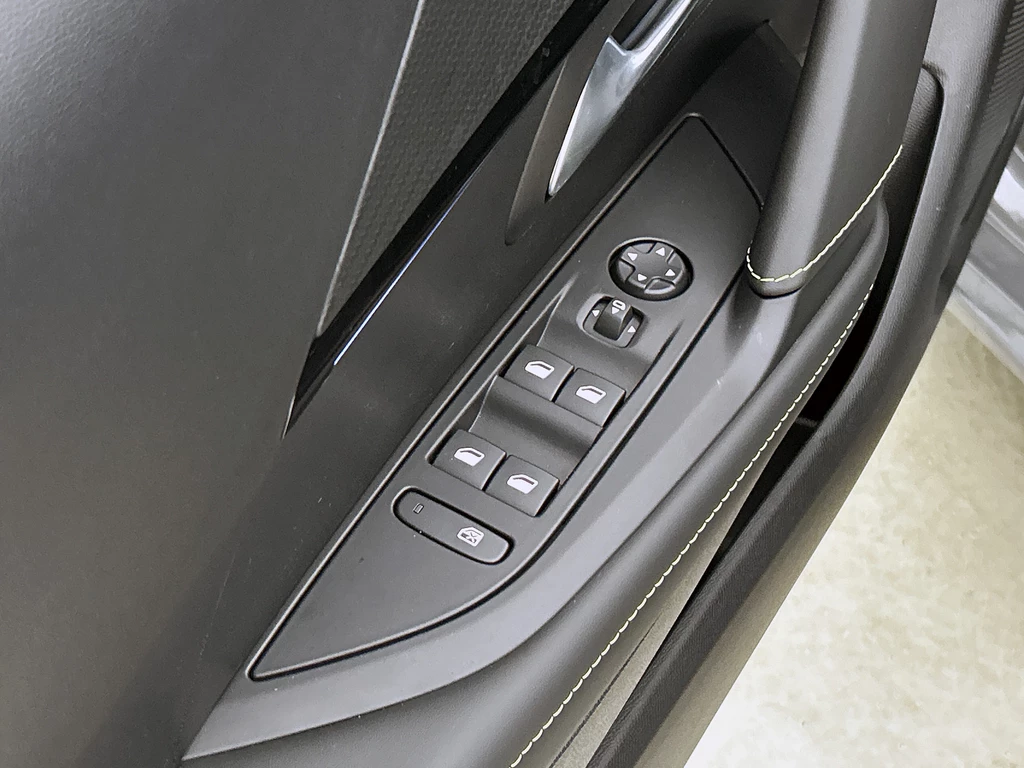 Peugeot 208 – foto 24