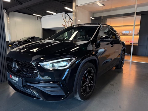 Mercedes-Benz GLA-klasse 250 e Amg night Panorama Memory Sfeerverlichting.