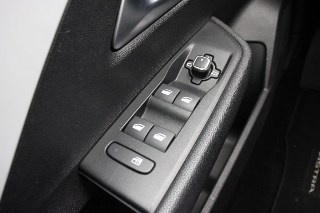 Opel Astra – foto 29