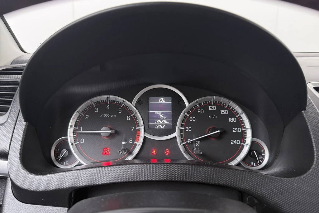 Suzuki Swift – foto 18