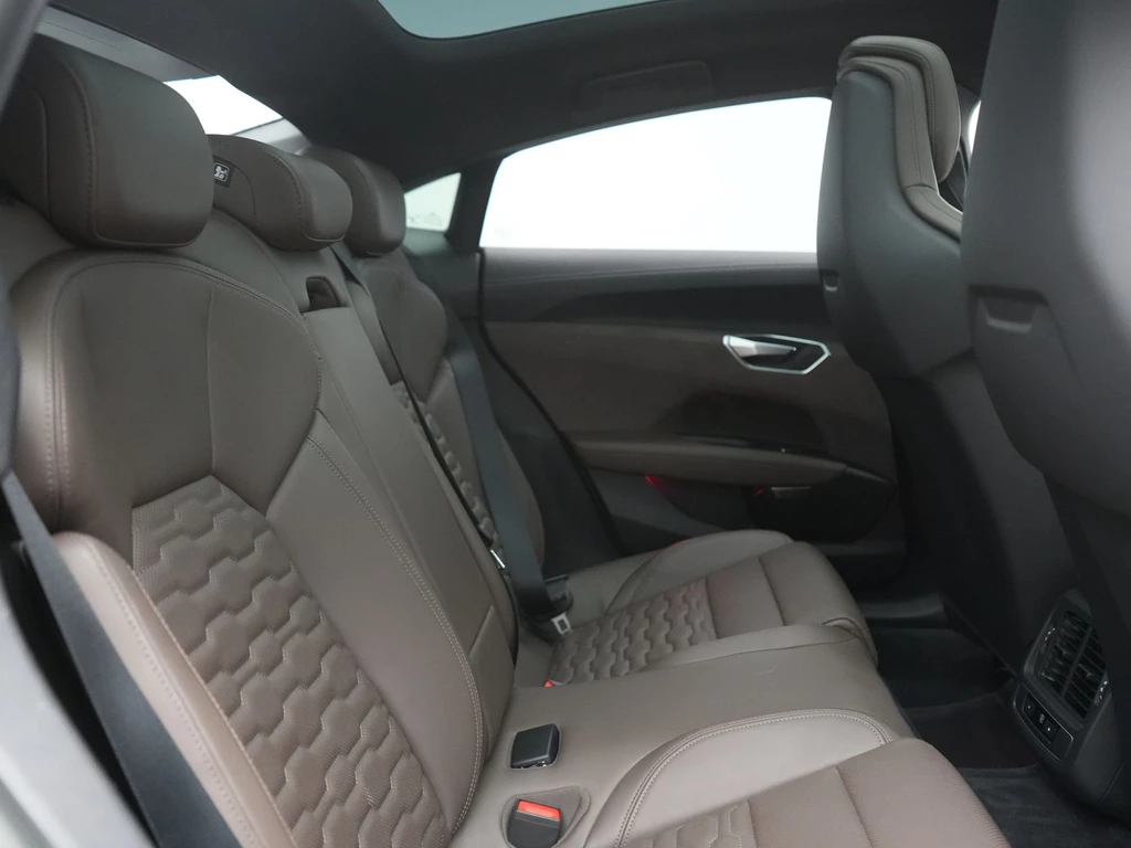 Audi e-tron GT – foto 16