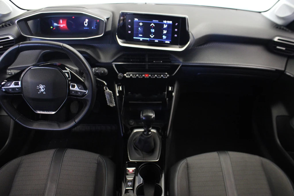 Peugeot 208 – foto 11