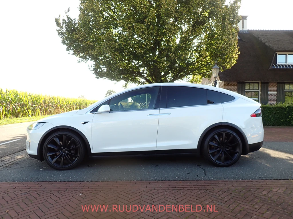 Tesla Model X – foto 2