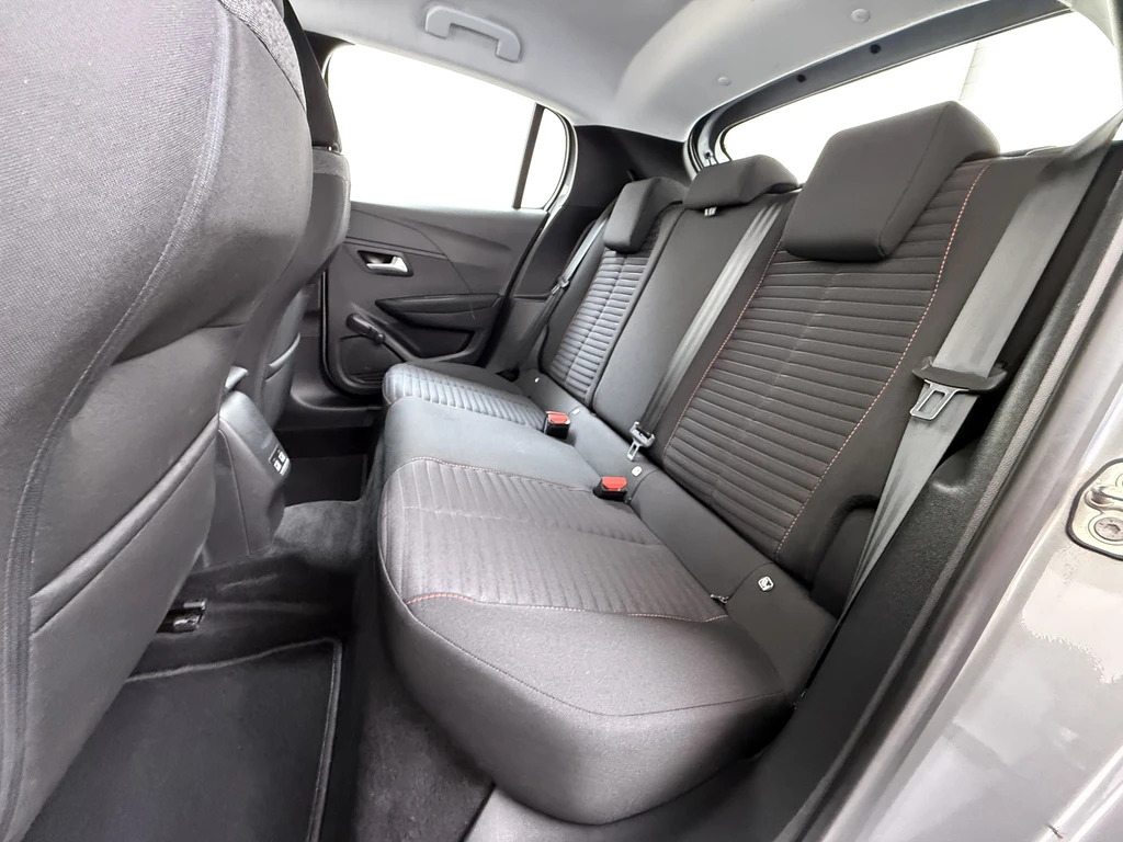 Peugeot e-208 – foto 37