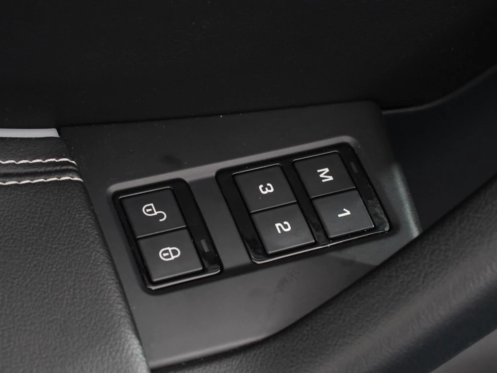 Jaguar F-PACE – foto 13