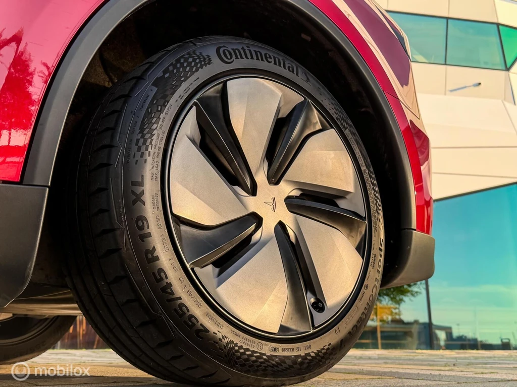 Tesla Model Y – foto 8