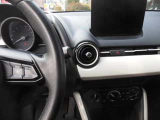 Mazda 2 – thumbnail 13
