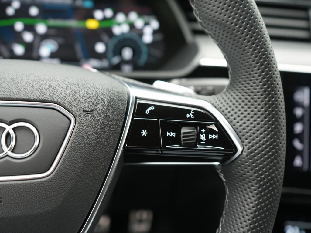 Audi Q8 Sportback e-tron – foto 19