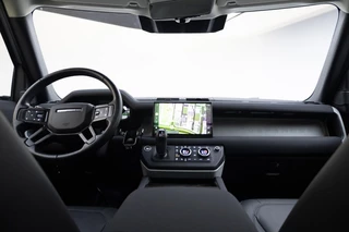 Land Rover Defender – thumbnail 10
