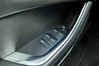 Jaguar XE – thumbnail 23