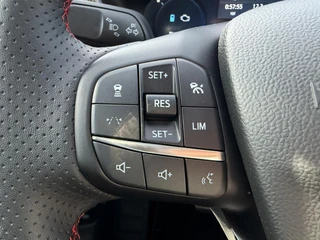 Ford Kuga – thumbnail 17