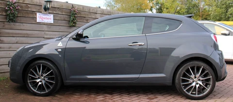 Alfa Romeo MiTo 0.9 T. Air RACER 99pk. 3-drs ECC/navi/PDC/Bluetooth/LMvelgen'18