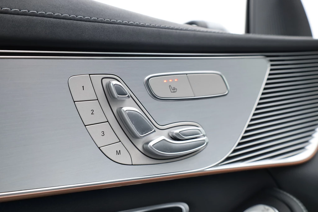 Mercedes-Benz EQC – foto 9