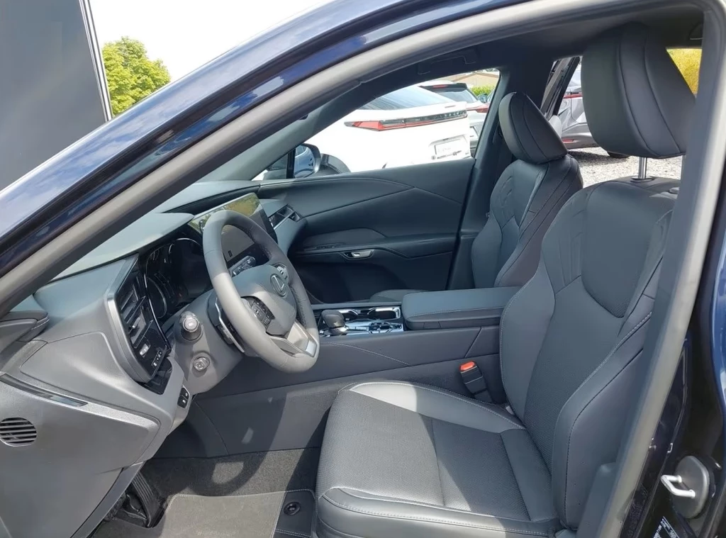 Lexus RX – foto 12