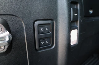 Land Rover Defender – thumbnail 64