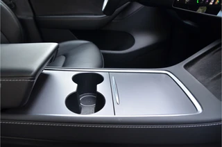 Tesla Model Y – thumbnail 8