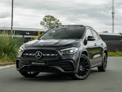 Mercedes GLA-klasse 250 e AMG|Panoramadak|Matrix LED|360° Camera|Carbon|Stoelverw.|Sfeerverlichting|Keyless|Carplay|Distronic