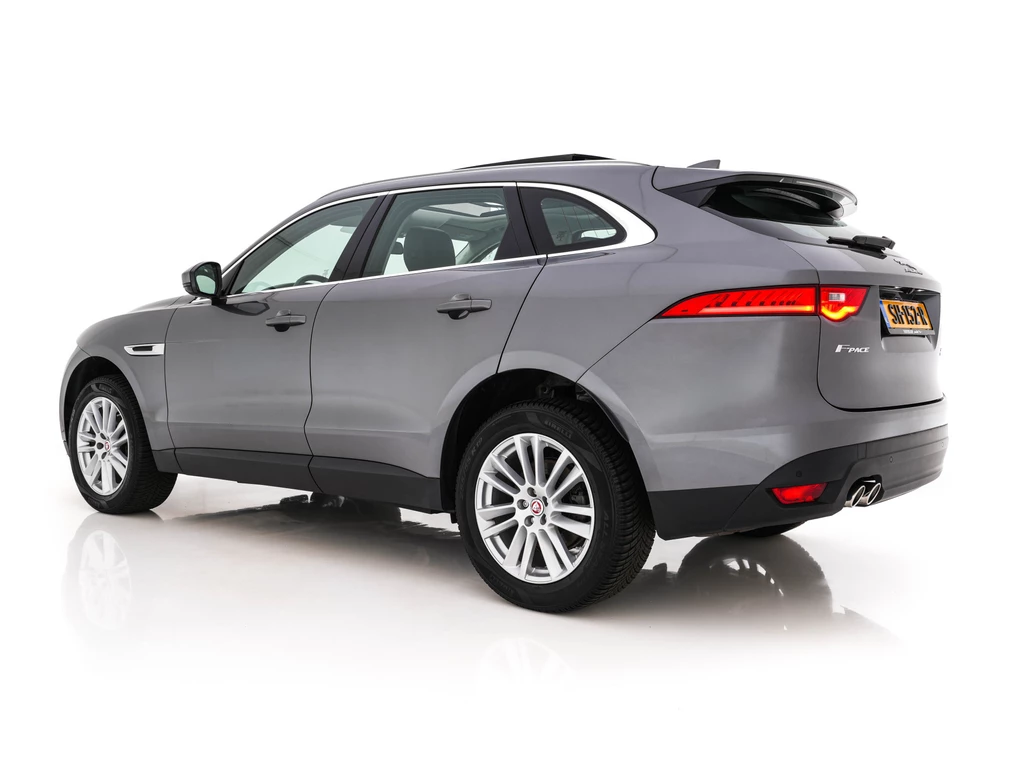 Jaguar F-PACE – foto 2
