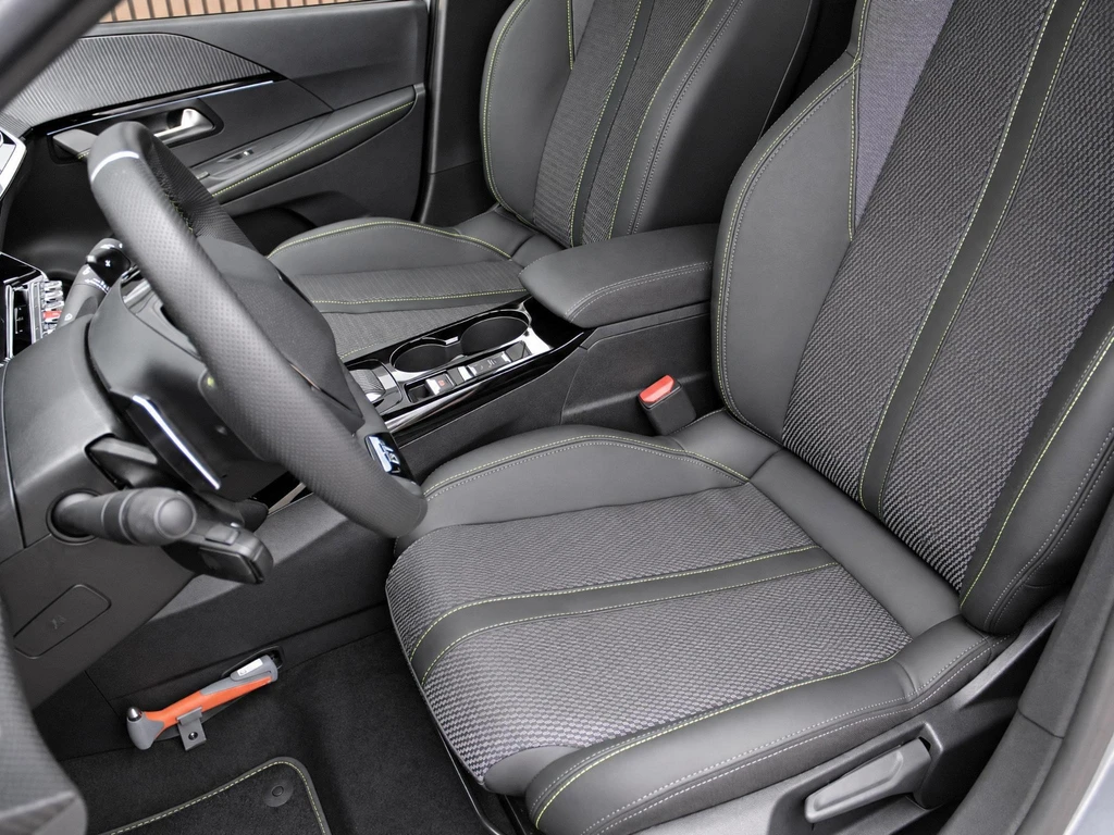 Peugeot 208 – foto 14